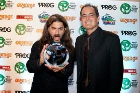 DOS VIDEÍTOS CON NEAL MORSE Y MIKE PORTNOY PARA NO PERDÉRSELOS! DOS VIDEÍTOS CON NEAL MORSE Y MIKE PORTNOY PARA NO PERDÉRSELOS!
