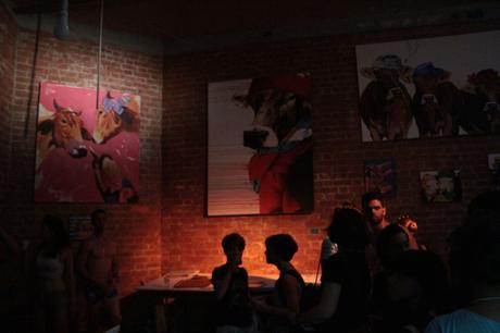 La primera fiesta en el último escondite La primera fiesta en el último escondite