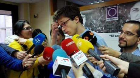 El PSOE golpea primero El PSOE golpea primero