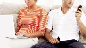 RUPTURA 2.0.Del #INLOVE al #UNFOLLOW GTY_social_media_fight_jef_140603_16x9_992