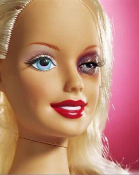 Barbie-también-es-víctima-de-la-violencia-doméstica