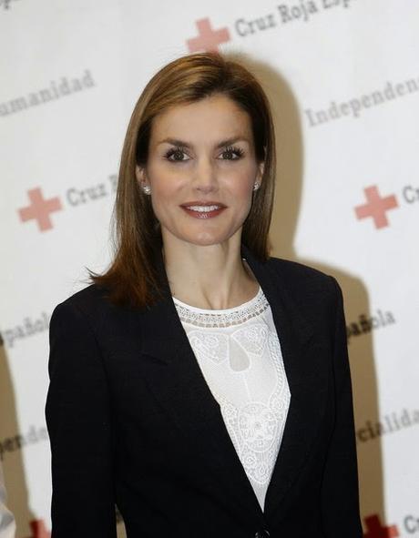 Dña. Letizia, austera ejecutiva con la Cruz Roja