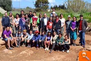 Un campo de trabajo juvenil descubre tres nuevas estancias en la villa romana de Sant Gregori, en Burriana (Castellón)