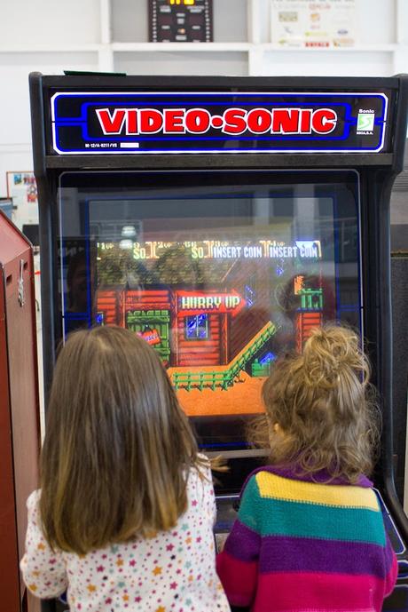 Visitamos el retro y las máquinas recreativas de la pasada Weekend Play mini Visitamos el retro y las máquinas recreativas de la pasada Weekend Play mini
