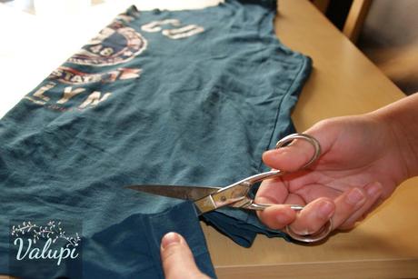 DIY - Reciclando una camiseta de chico DIY - Reciclando una camiseta de chico