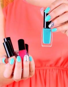 Esta primavera/verano, vuelve a llenar de color tus uñas Tendencias uñas verano