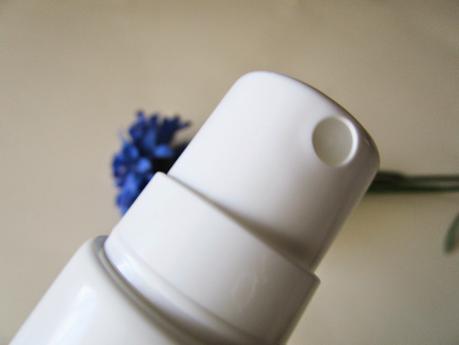 Tratamiento Sin Aclarado a las Fibras de Lino de Klorane Tratamiento Sin Aclarado a las Fibras de Lino de Klorane