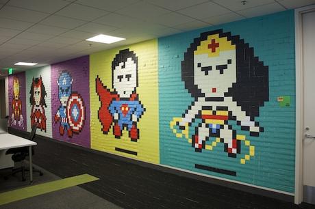 Unas oficinas llenas de Superhéroes de post-its. Unas oficinas llenas de Superhéroes de post-its.