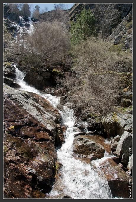 Chorrera de Mojonavalle en el Puerto de Canencia Madrid