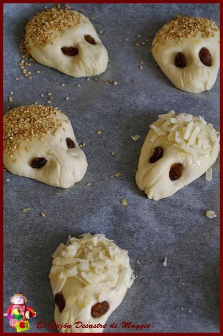 MINI ERIZOS DE PAN CON SÉSAMO Y QUESO MINI ERIZOS DE PAN CON SÉSAMO Y QUESO