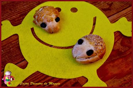 MINI ERIZOS DE PAN CON SÉSAMO Y QUESO MINI ERIZOS DE PAN CON SÉSAMO Y QUESO