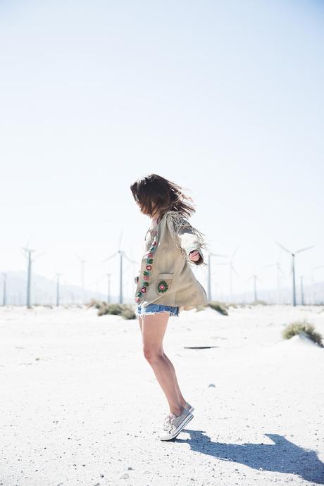 COACHELLA DAY 1 Coachella_Music_Festival-Fringed_Jacket-Polo_Ralph_Lauren-Vintage_Levis-Outfit-Festival_Look-Street_Style-4