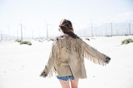 COACHELLA DAY 1 Coachella_Music_Festival-Fringed_Jacket-Polo_Ralph_Lauren-Vintage_Levis-Outfit-Festival_Look-Street_Style-34