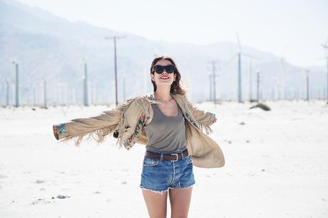 COACHELLA DAY 1 Coachella_Music_Festival-Fringed_Jacket-Polo_Ralph_Lauren-Vintage_Levis-Outfit-Festival_Look-Street_Style-11