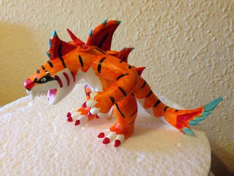 Tarta Invizimals con modelado de Tigershark y papel de azucar Tarta Invizimals con modelado de Tigershark y papel de azucar