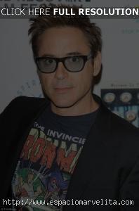 Robert Downey Jr. con camiseta de Iron Man Nº 11