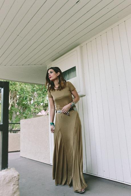 COACHELLA DAY 2 Coachella_2015-Music_Festival-Khaki_Maxi_Dress-Polo_Ralph_Lauren-Cowboy_Belt-Outfit-Street_Style-Festival_Look-28