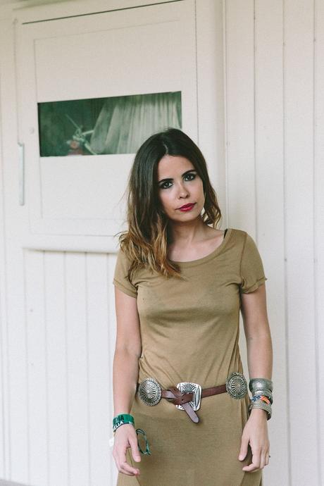 COACHELLA DAY 2 Coachella_2015-Music_Festival-Khaki_Maxi_Dress-Polo_Ralph_Lauren-Cowboy_Belt-Outfit-Street_Style-Festival_Look-20