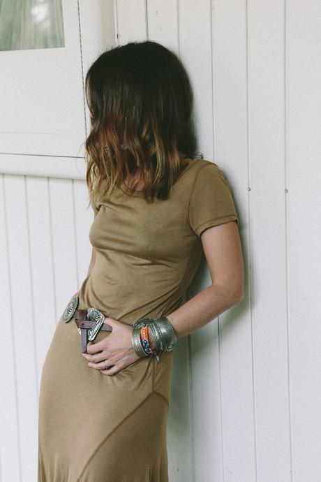 COACHELLA DAY 2 Coachella_2015-Music_Festival-Khaki_Maxi_Dress-Polo_Ralph_Lauren-Cowboy_Belt-Outfit-Street_Style-Festival_Look-24