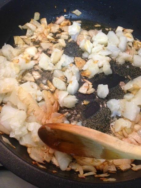 MOUSSE DE BRANDADA DE BACALAO MARIDADA MERMELADA DE PIMIENTOS ASADOS MOUSSE DE BRANDADA DE BACALAO MARIDADA MERMELADA DE PIMIENTOS ASADOS