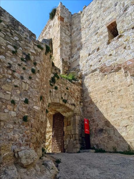 Miravet, un castillo templario en el curso del río Ebro