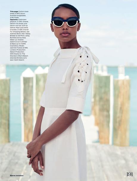 Jasmine Tookes luce looks náuticos para ELLE UK