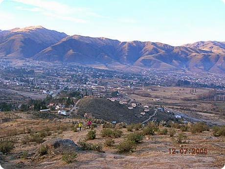 Tafí del Valle combina un clima ideal con uno de los paisajes mas sorprendentes de la Argentina. Tafí del Valle combina un clima ideal con uno de los paisajes mas sorprendentes de la Argentina.