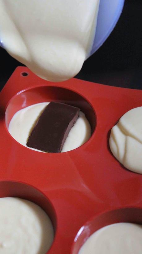 Mousse de yogur y mango corazón chocolate Mousse de yogur y mango corazón chocolate