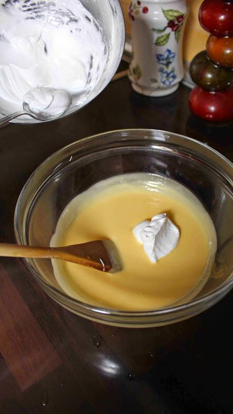 Mousse de yogur y mango corazón chocolate Mousse de yogur y mango corazón chocolate