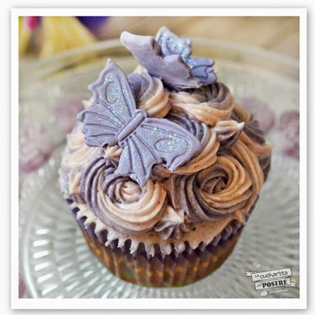 CUPCAKES DE VIOLETAS / VIOLET CUPCAKES CUPCAKES DE VIOLETAS / VIOLET CUPCAKES