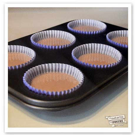 CUPCAKES DE VIOLETAS / VIOLET CUPCAKES CUPCAKES DE VIOLETAS / VIOLET CUPCAKES