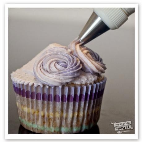 CUPCAKES DE VIOLETAS / VIOLET CUPCAKES CUPCAKES DE VIOLETAS / VIOLET CUPCAKES
