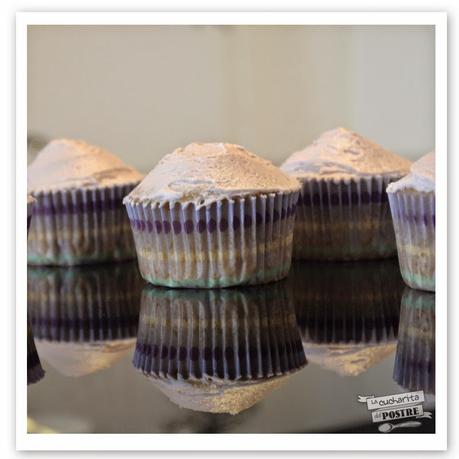 CUPCAKES DE VIOLETAS / VIOLET CUPCAKES CUPCAKES DE VIOLETAS / VIOLET CUPCAKES