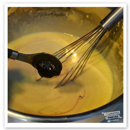 CUPCAKES DE VIOLETAS / VIOLET CUPCAKES CUPCAKES DE VIOLETAS / VIOLET CUPCAKES