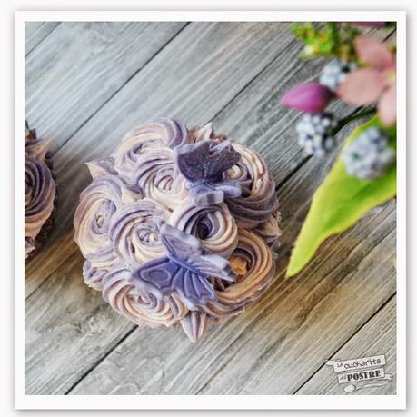 CUPCAKES DE VIOLETAS / VIOLET CUPCAKES CUPCAKES DE VIOLETAS / VIOLET CUPCAKES