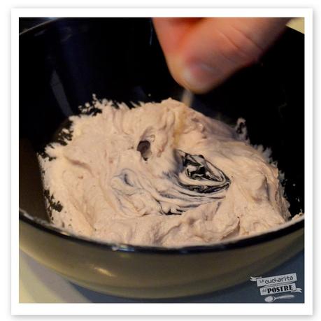 CUPCAKES DE VIOLETAS / VIOLET CUPCAKES CUPCAKES DE VIOLETAS / VIOLET CUPCAKES