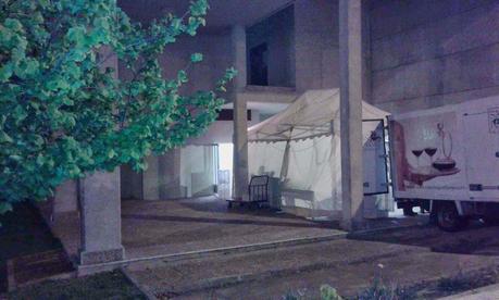 Una biblioteca para cenar (y llorar) Una biblioteca para cenar (y llorar)