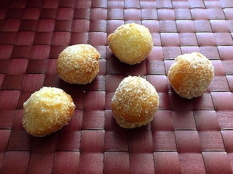 BUÑUELOS DE COCO BUÑUELOS DE COCO