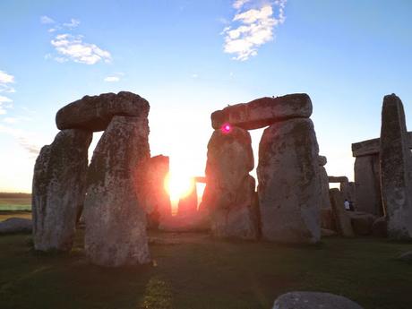 Amanecer en Stonehenge (Reino Unido)