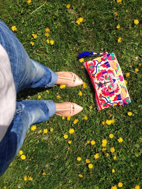 ANY SUNDAY.- ANY SUNDAY.-