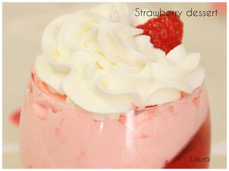 GELATINA DE FRESAS CON NATA GELATINA DE FRESAS CON NATA