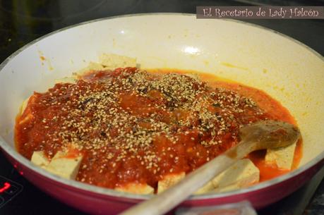 Pasta con salsa de tomate y tofu - Receta vegetariana