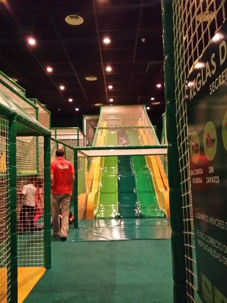 Zona de atracciones para niños a partir de 5 años