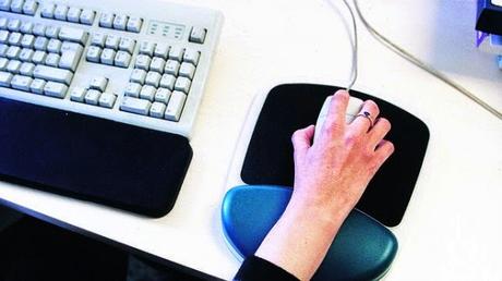 El comercio electrónico, una estrategia en paralelo a nuestra tienda física. El comercio electrónico, una estrategia en paralelo a nuestra tienda física.