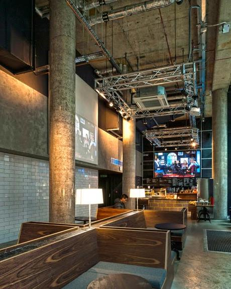 Residencia juvenil en Londres diseñada para disfrutar de las estancias comunes. Residencia juvenil en Londres diseñada para disfrutar de las estancias comunes.