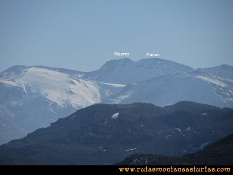 Ruta Linares, La Loral, Buey Muerto, Cuevallagar: Desde la Loral, vista del Bígaros y Muñón