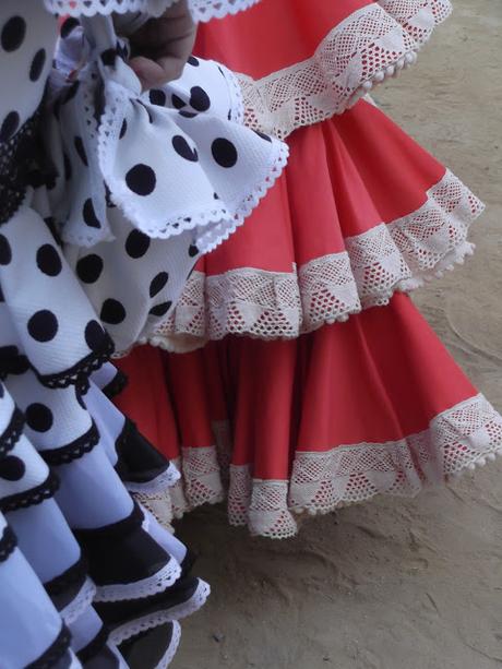 Feria de Abril de Sevilla: Claves para mirar el Traje de Flamenca