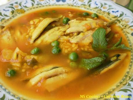 CAZUELA DE ARROZ CALDOSO CON BOQUERONES Y CHICHAROS