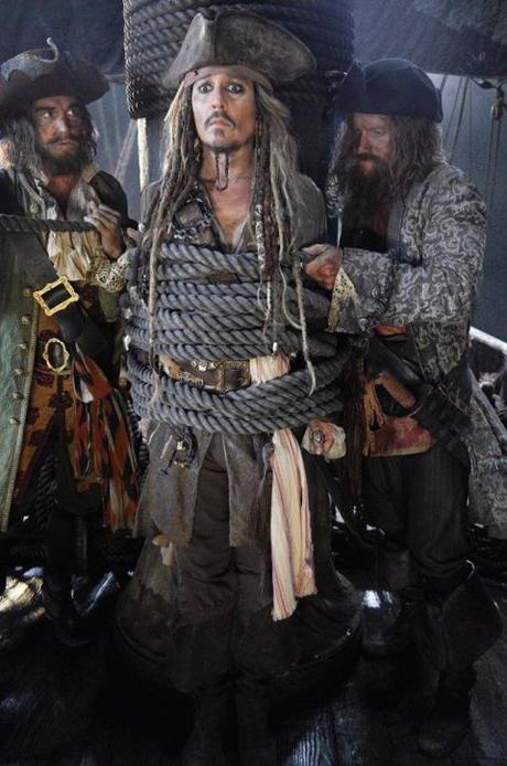 Primera imagen de #JohnnyDepp como el #CapitánJackSparrow en #PiratasDelCaribe5