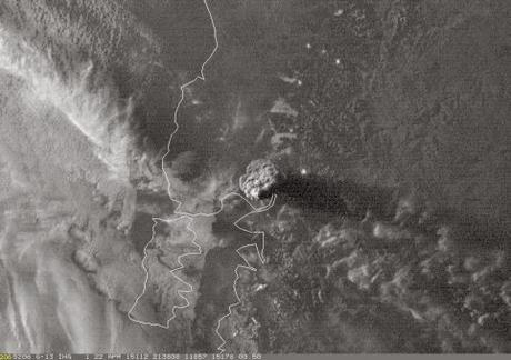El satélite GOES-13 captura imagen de la erupción del volcán Calbuco (Chile)